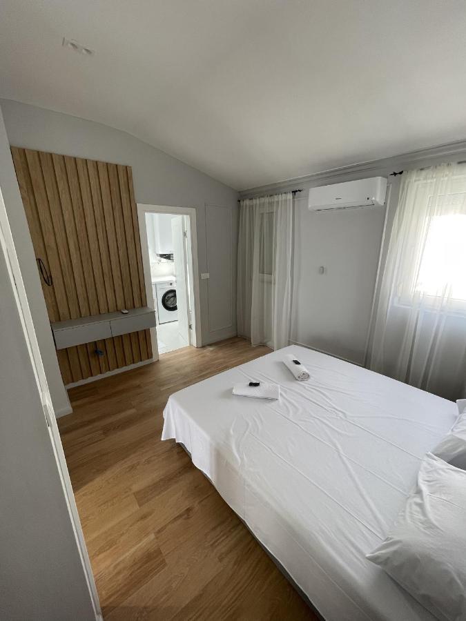 Lungomare Apartments Petrovac Zewnętrze zdjęcie