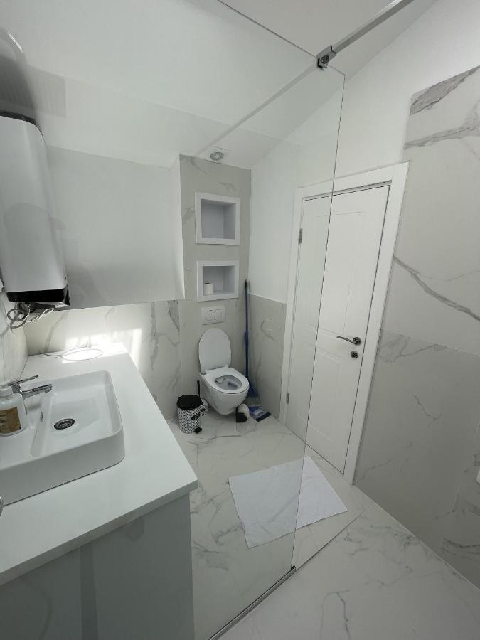 Lungomare Apartments Petrovac Zewnętrze zdjęcie